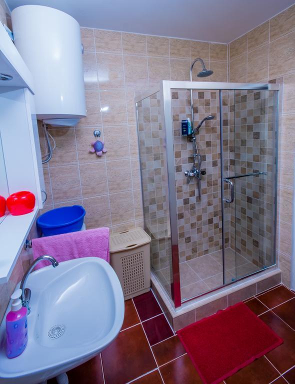 Apartments Beachfront Котор Экстерьер фото